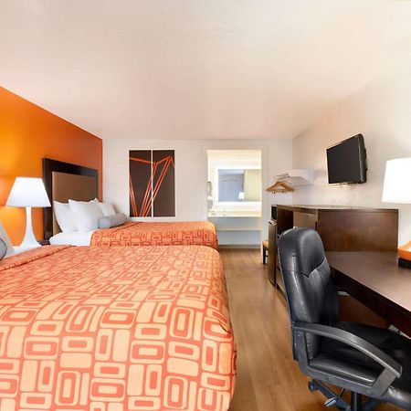 Howard Johnson By Wyndham Harrisonburg Exterior foto