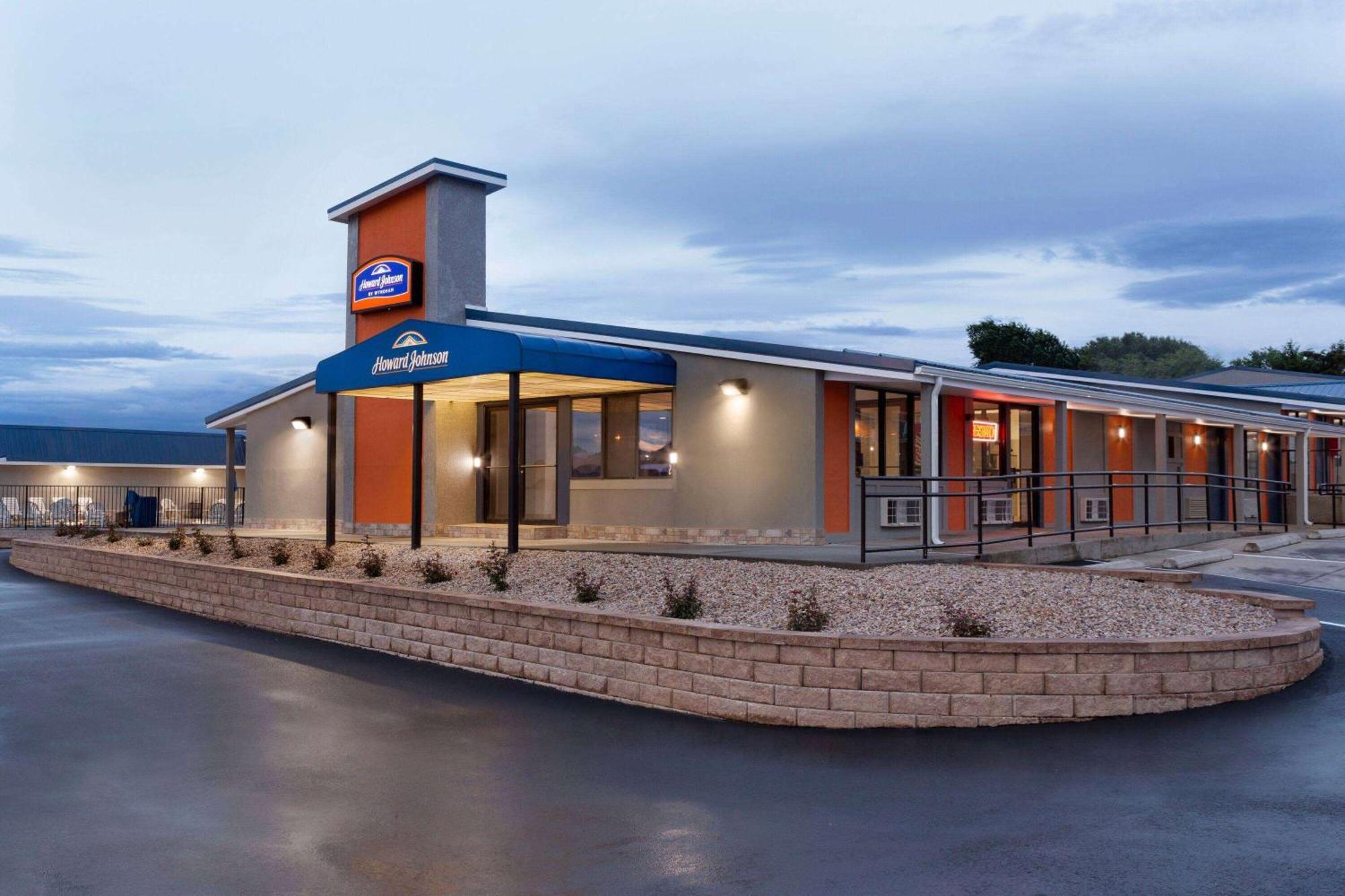 Howard Johnson By Wyndham Harrisonburg Exterior foto