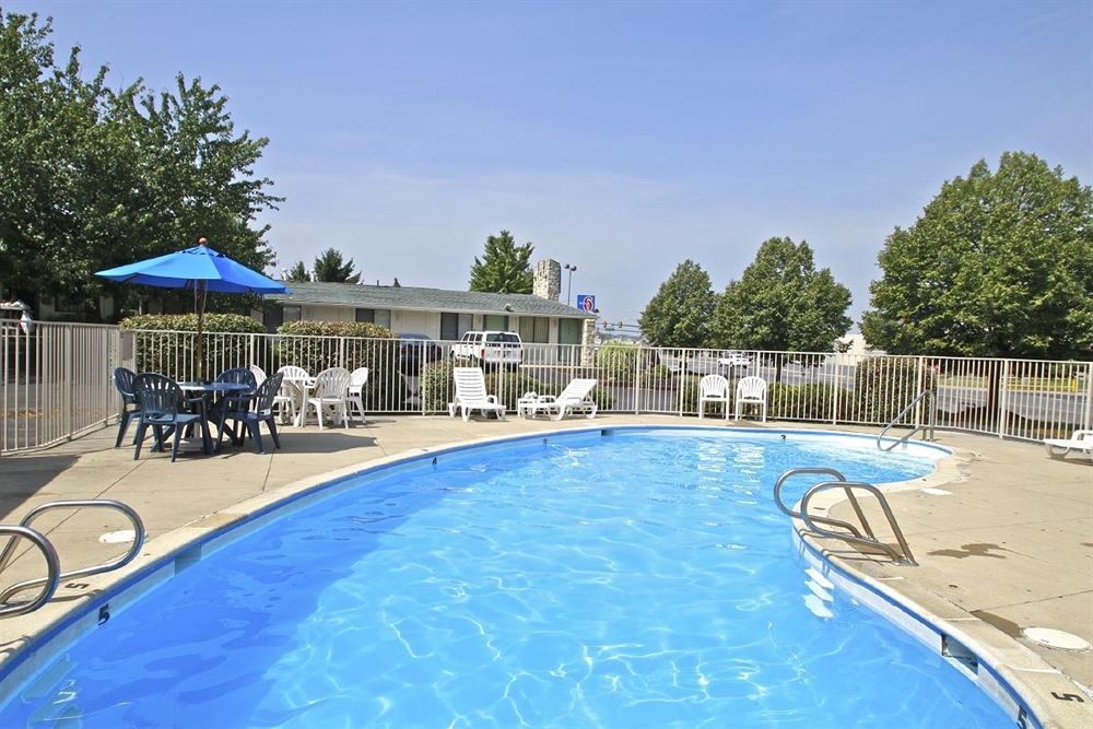 Howard Johnson By Wyndham Harrisonburg Exterior foto